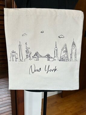 New York Skyline Canvas Tote Bag - Neutral